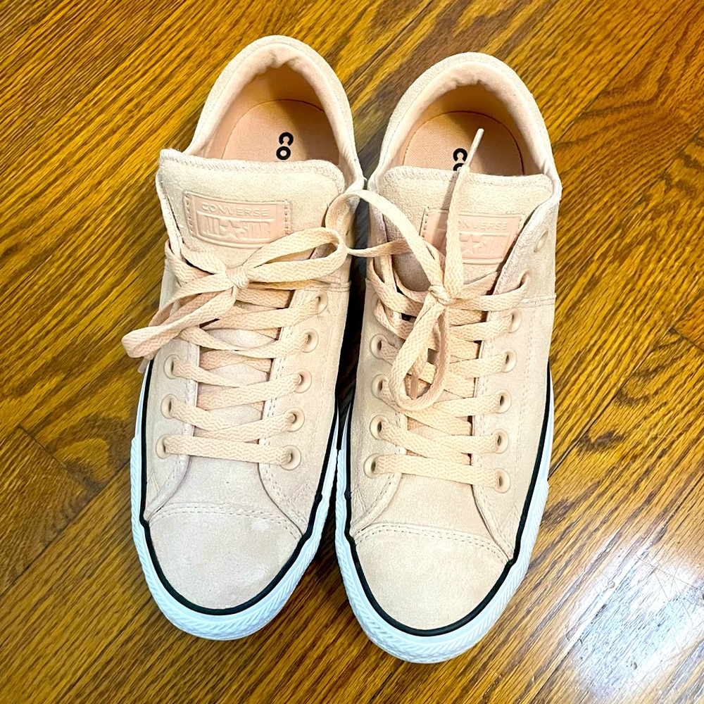 Converse Womens Madison Leather Low Top Sneaker in Dusk Pink